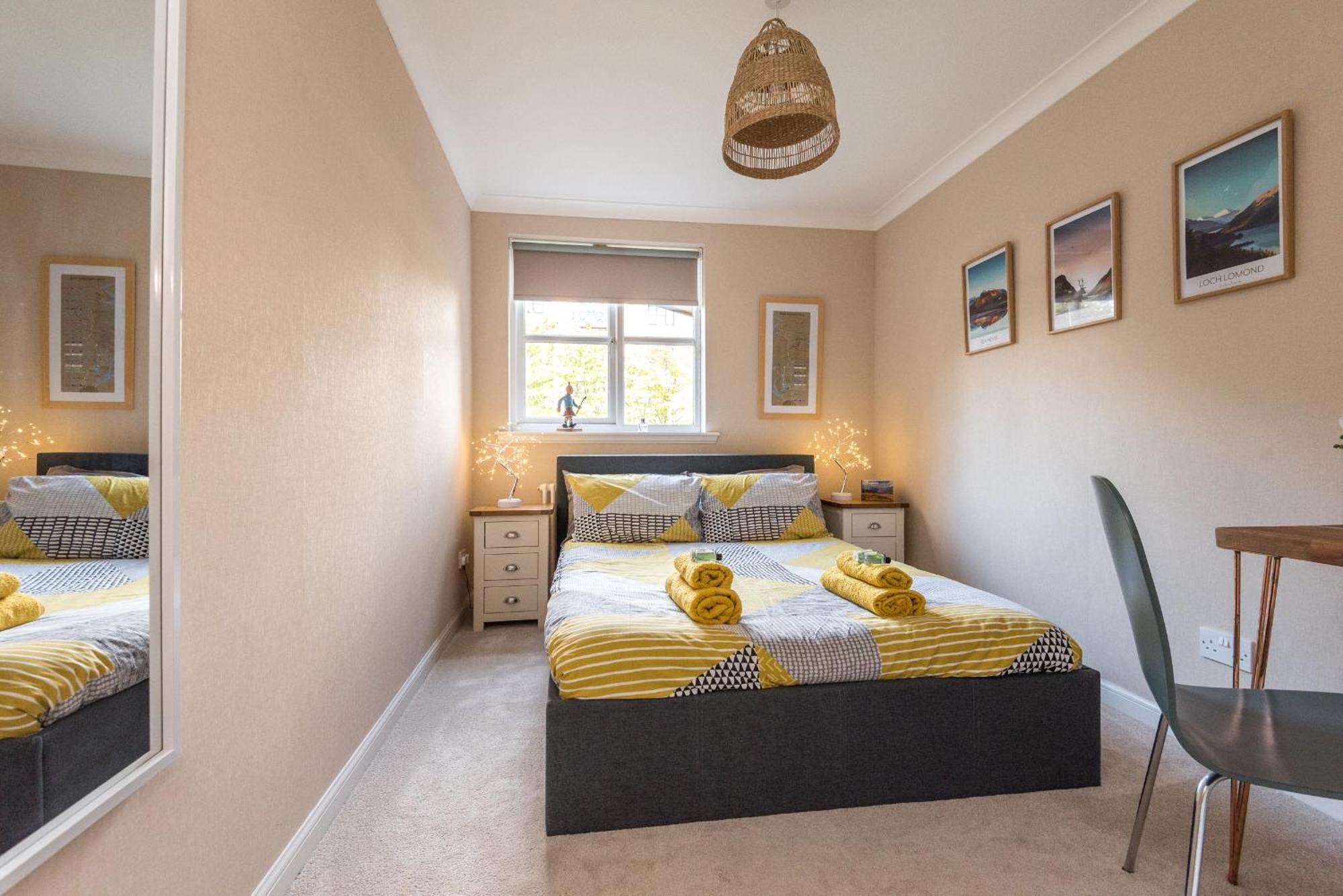 Cosy Roseburn Apartment, - 2 Bedrooms, Free Parking *