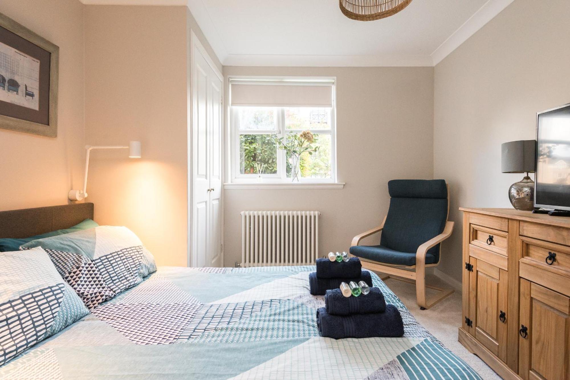 Apartment Cosy Roseburn Apartment, - 2 Bedrooms, Free Parking Edinburgh