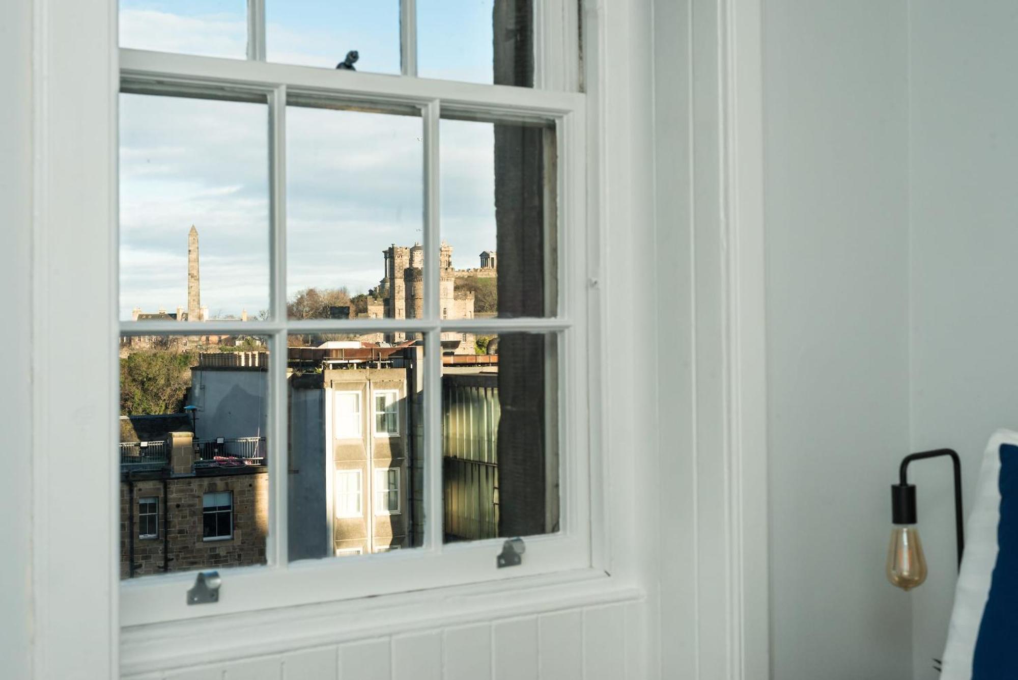 Quiet, 2 Bedroom Royal Mile Gem * Edinburgh