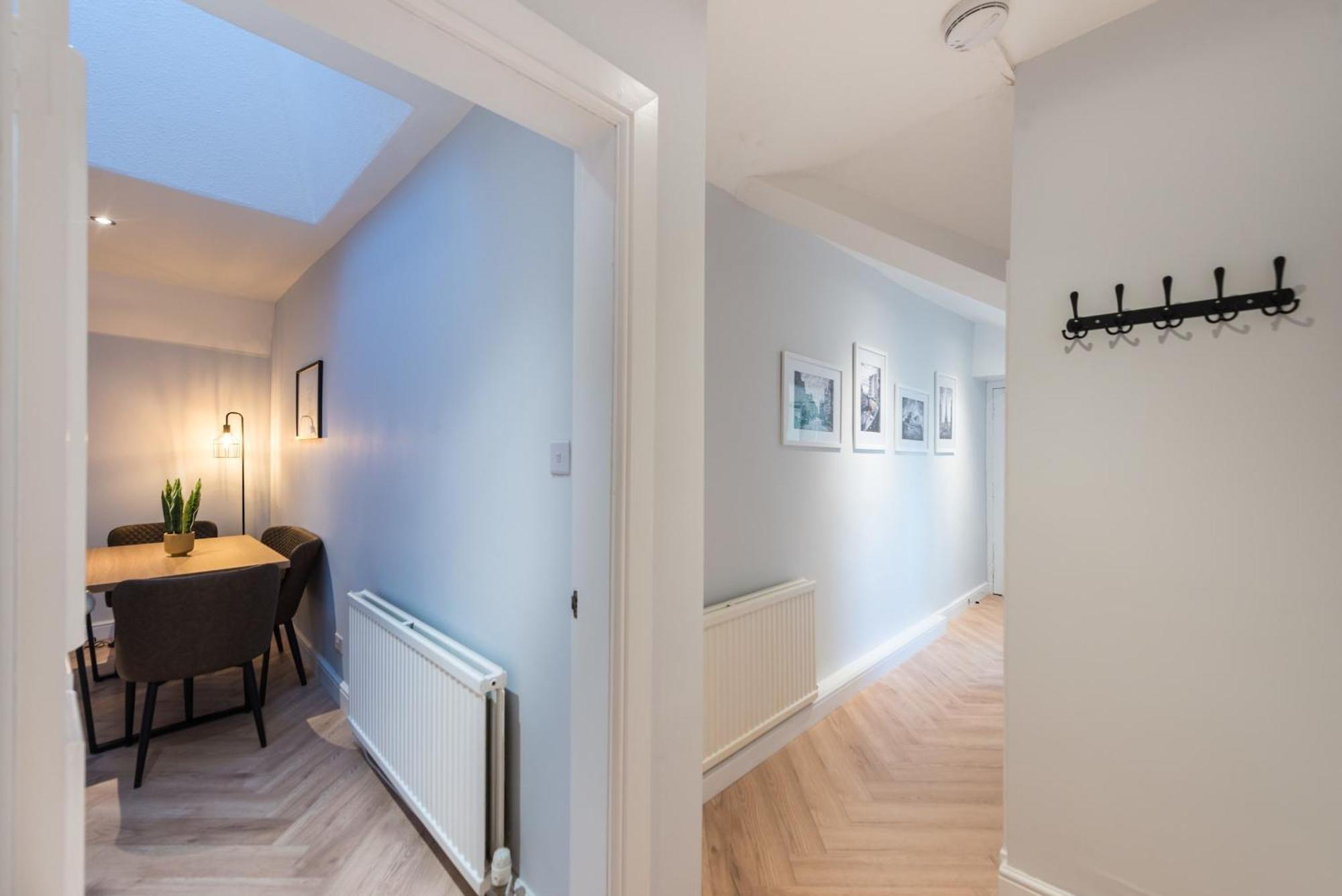 Quiet, 2 Bedroom Royal Mile Gem Apartment