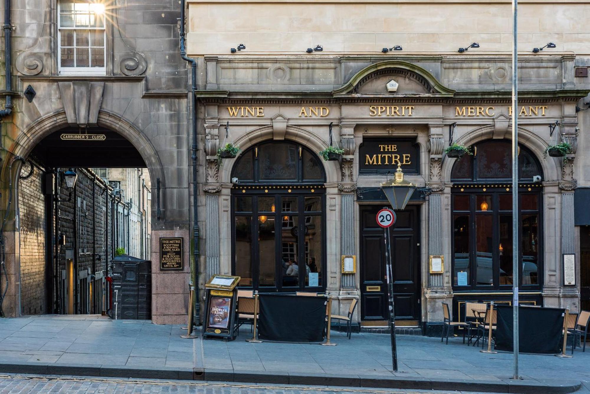 Quiet, 2 Bedroom Royal Mile Gem Edinburgh