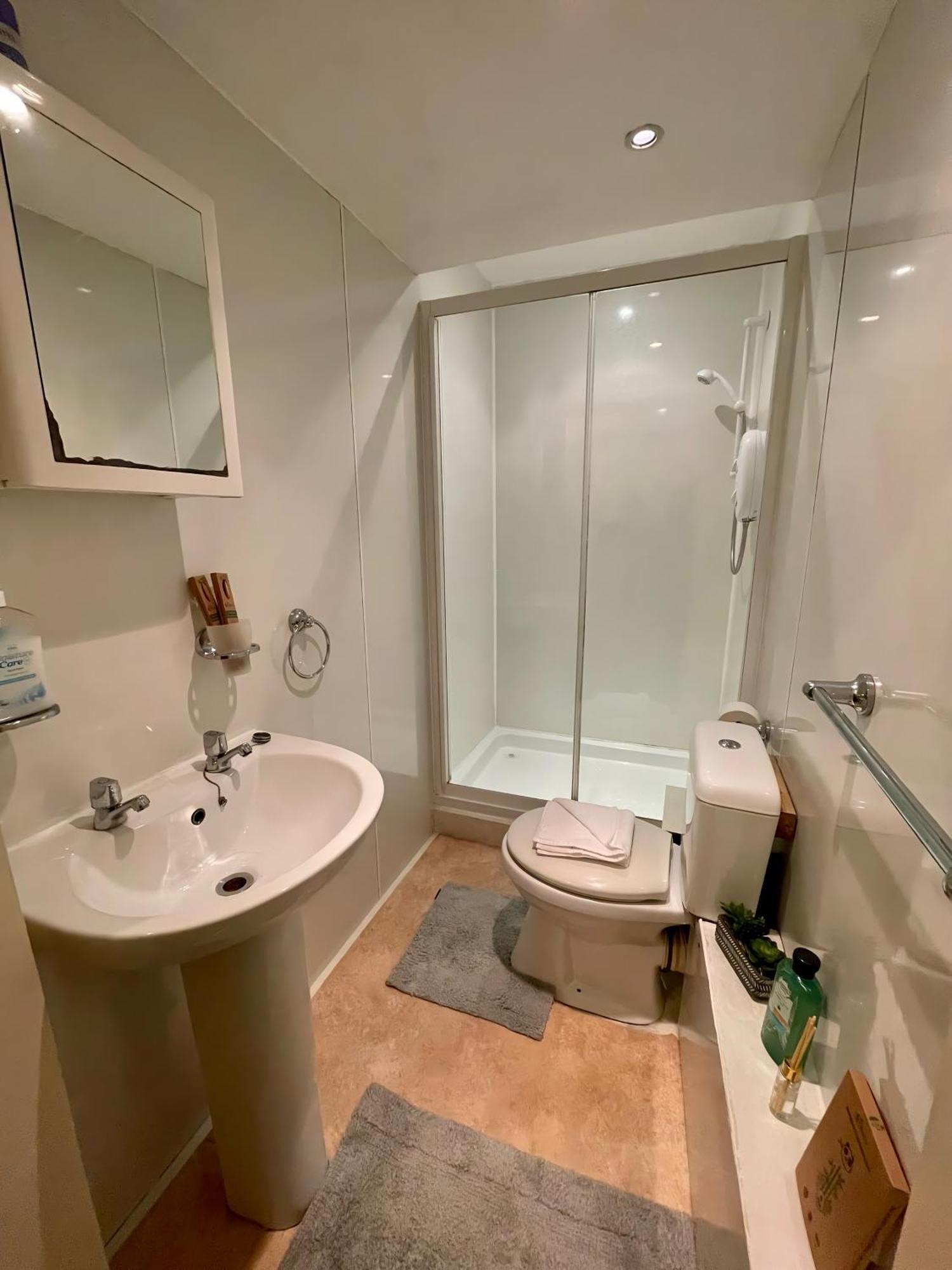 Comfy 2 Bedroom Flat Near City Center * Edinburgh