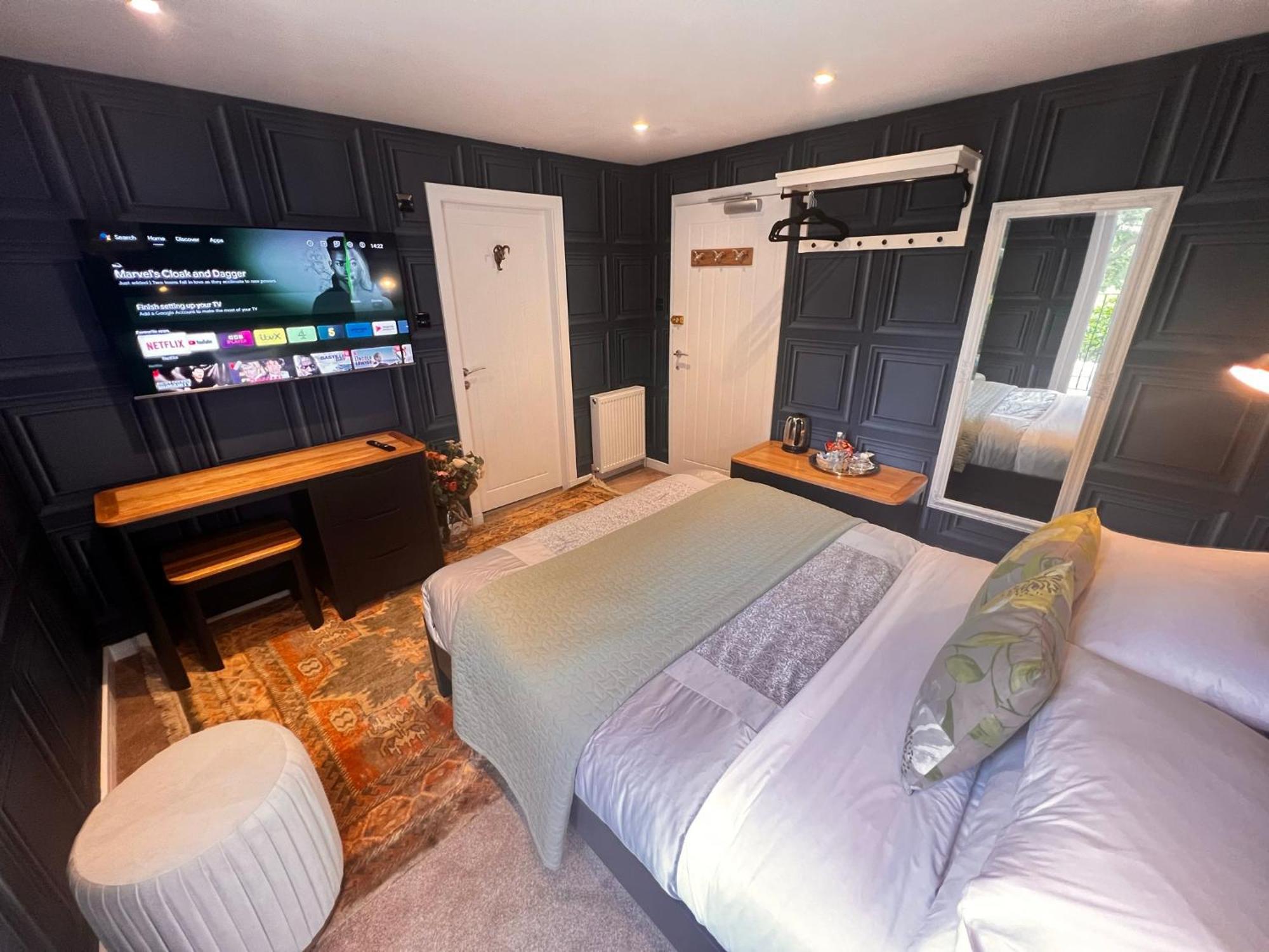 Rosehall Guest house 3*
