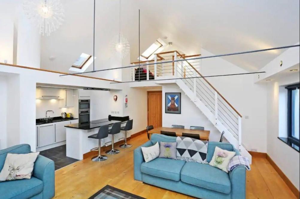 Apartment Cozy Mezzanine In Edinburgh's Old Town *