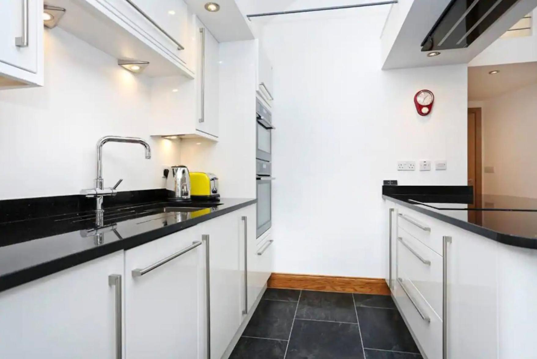 Apartment Cozy Mezzanine In Edinburgh's Old Town EDI