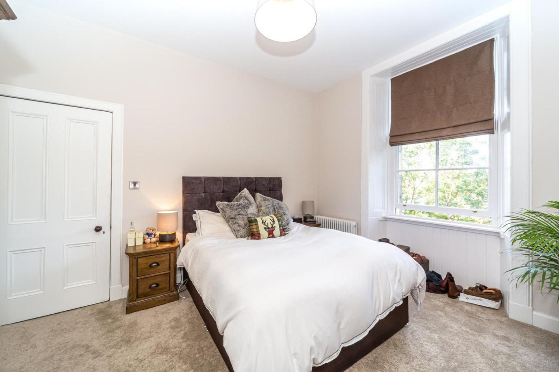 Montgomery Large 2 Bedroom Flat - 5 Mins Walk To Centre * EDI