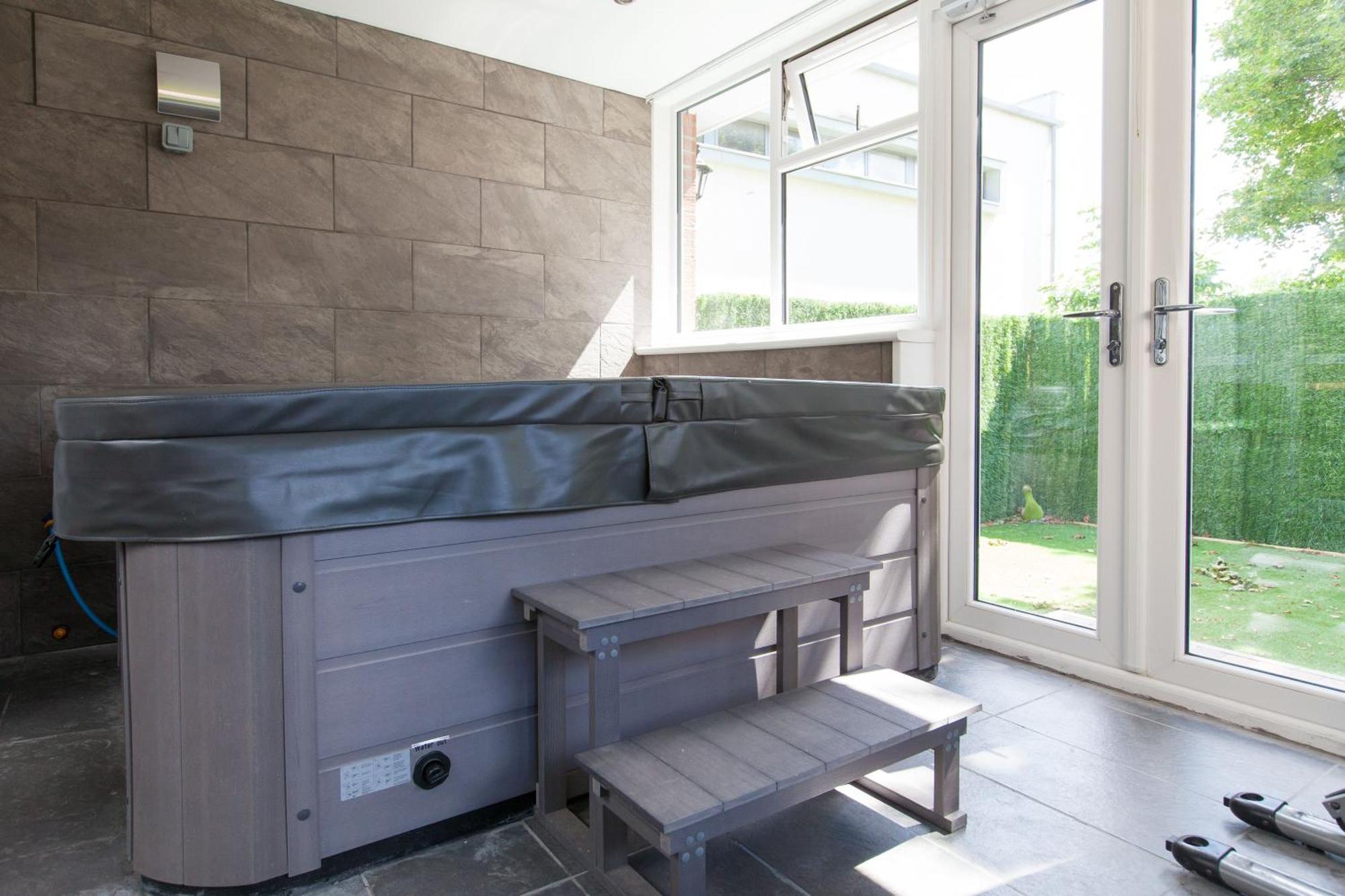 Luxe Arthurs Seat View Townhouse With Hot Tub Apartment Edinburgh
