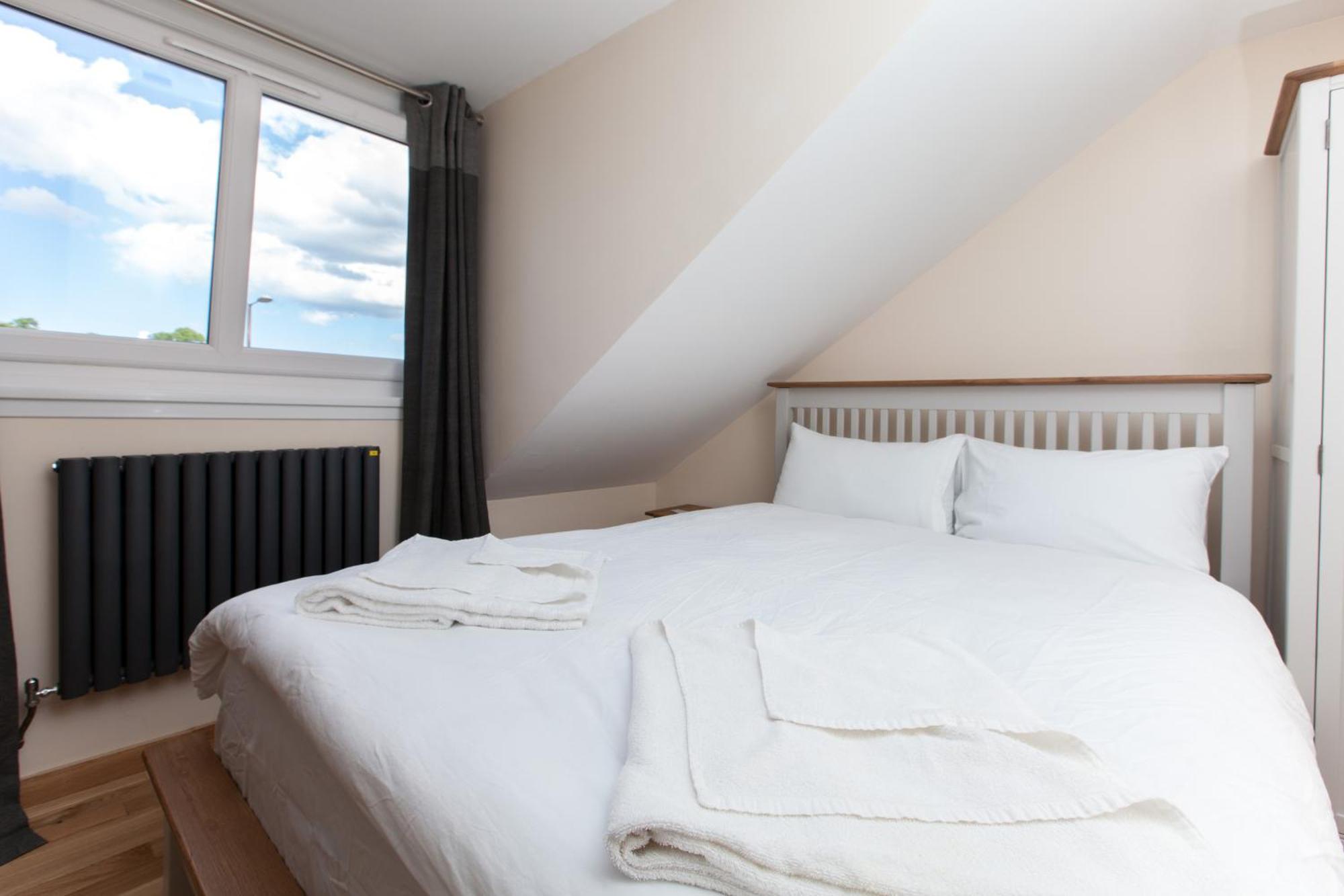Luxe Arthurs Seat View Townhouse With Hot Tub *