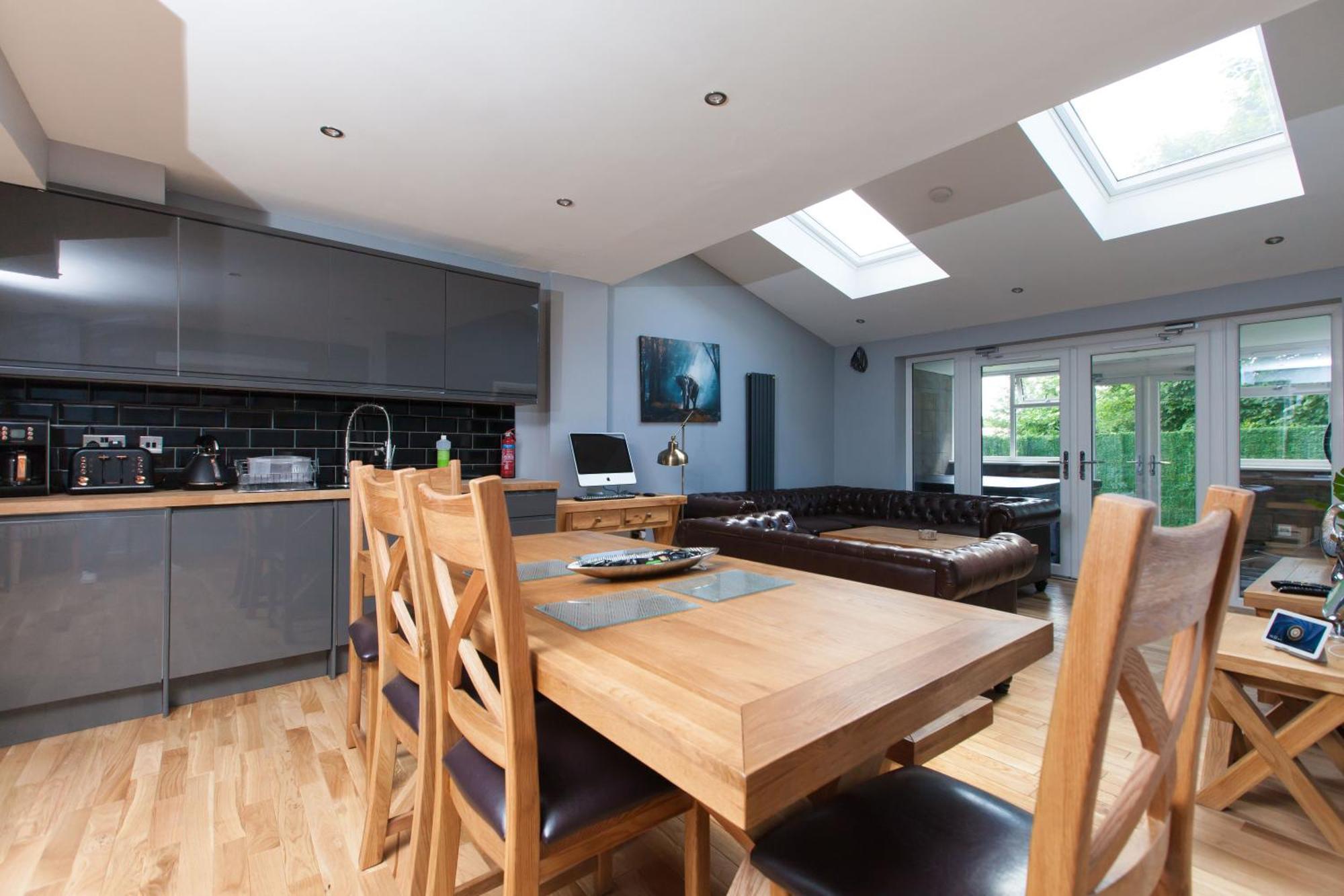 Luxe Arthurs Seat View Townhouse With Hot Tub *