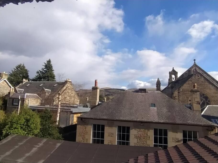 Studio Flat, Frequent Buses, 1-minute Walk To Bus Stop, 15 Minutes To City Center Apartment Edinburgh