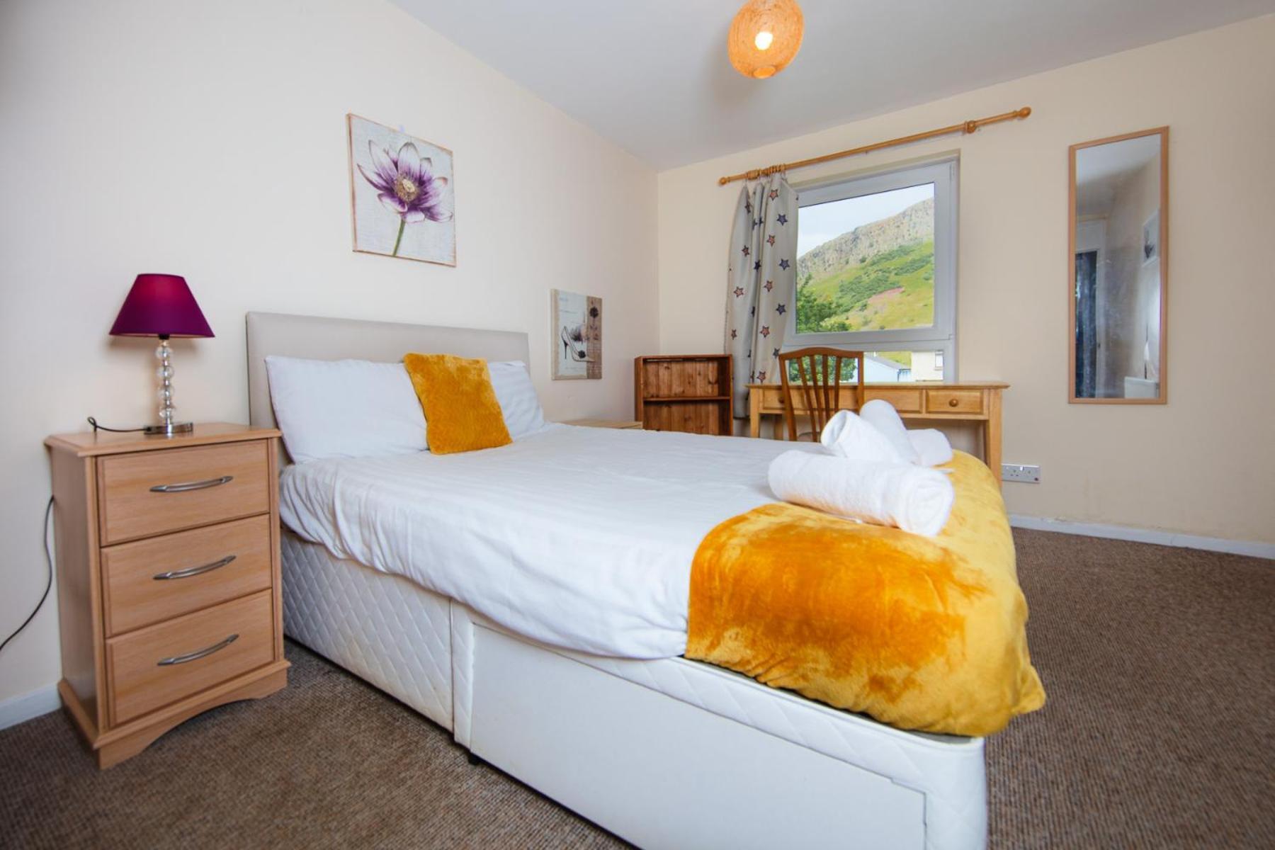 Fab Arthur Seat Views, Old Town Apartment