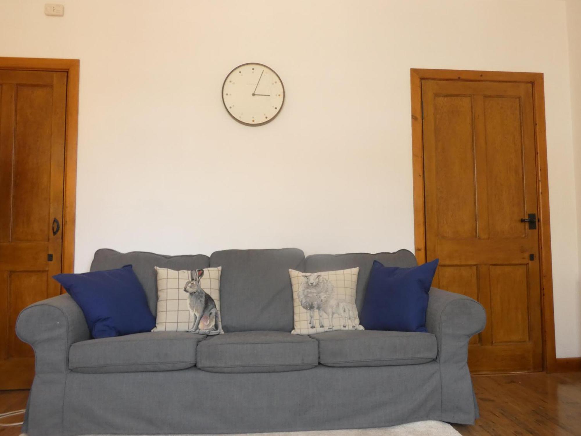 Apartment 2-bed Flat In *