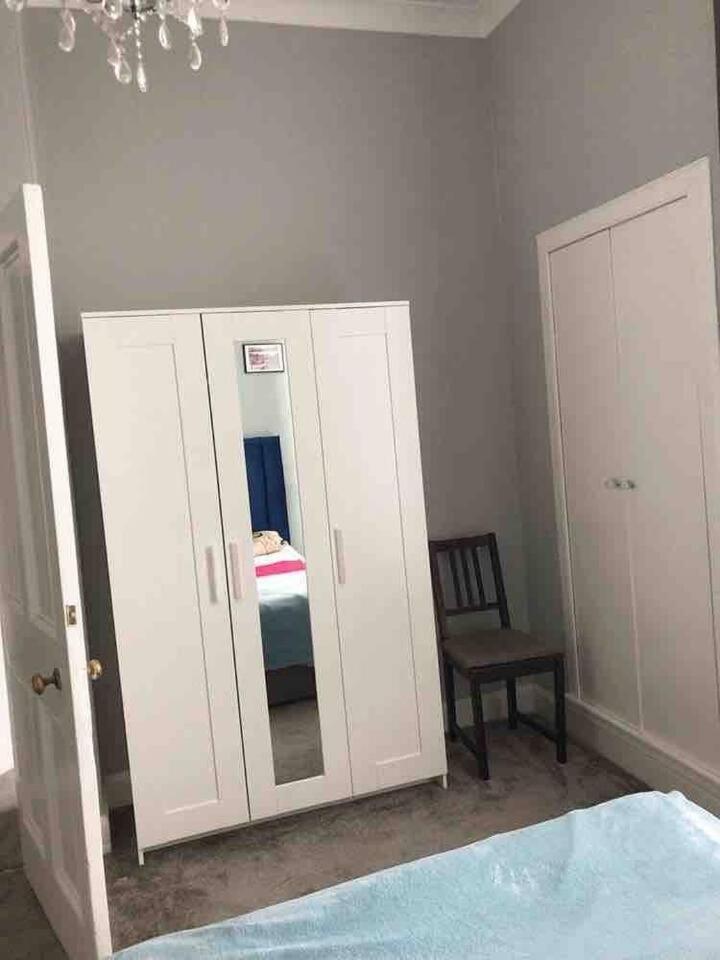 Grange Lone Entire With Two Double Beds Edinburgh