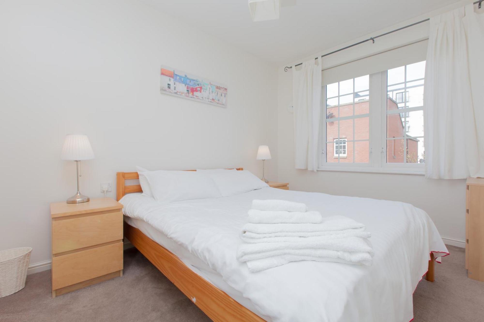 Attractive Leith Apartment EDI
