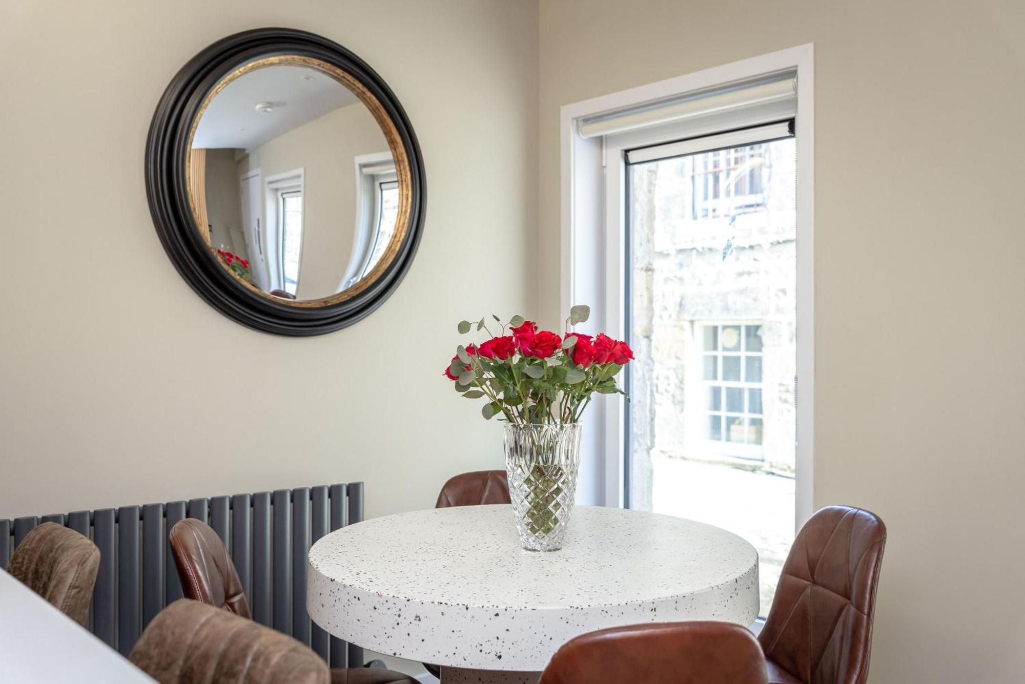 Dragon - Centre 2 Bed Luxury Mews House * Edinburgh