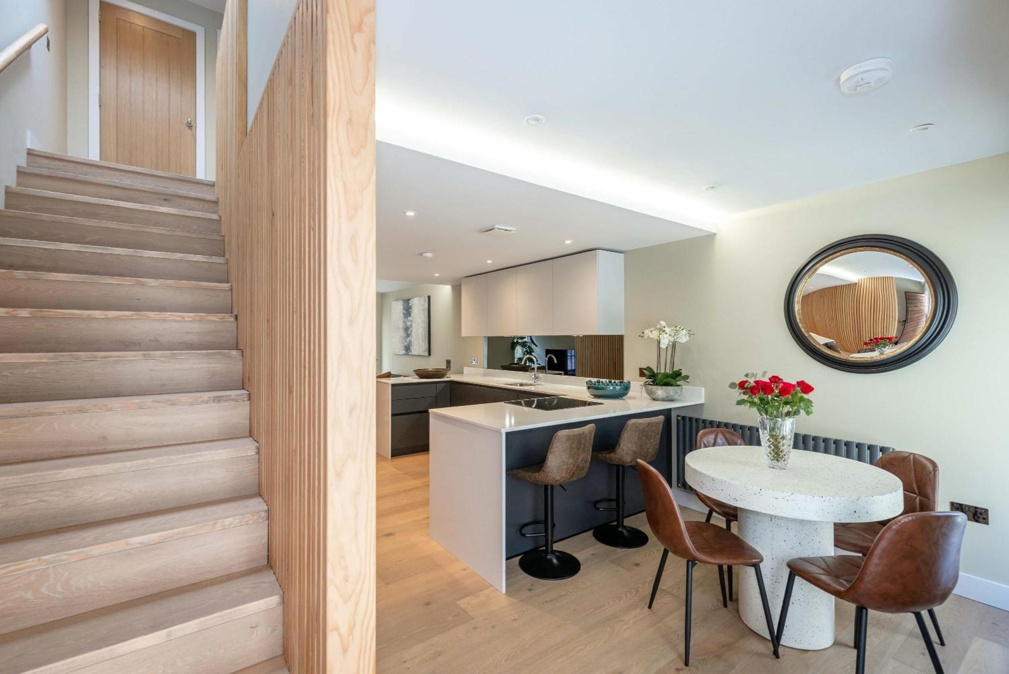 Dragon - Centre 2 Bed Luxury Mews House * Edinburgh