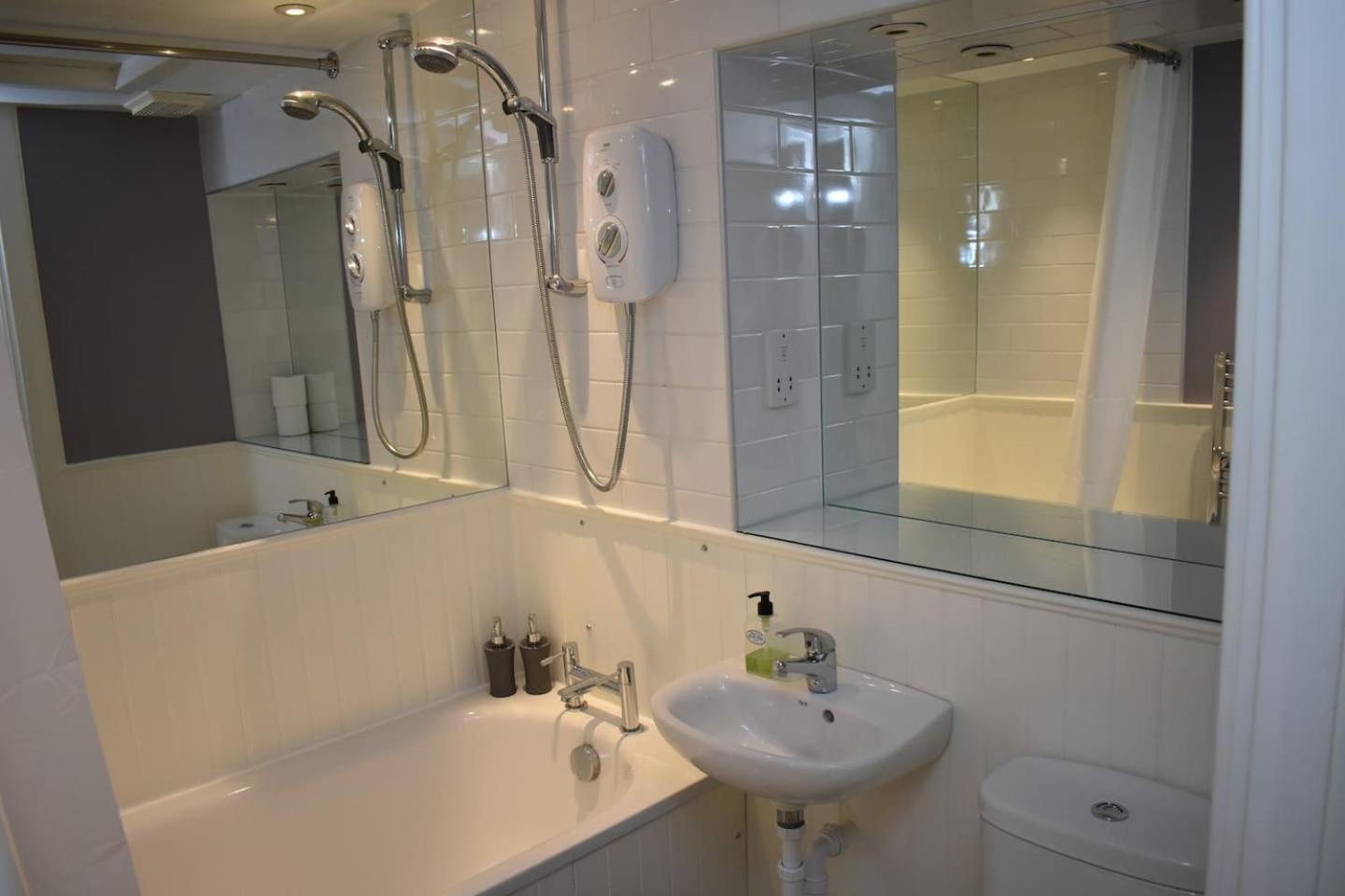 West Port - 2br In The Heart Of The Old Town Just Off The Grassmarket Apartment
