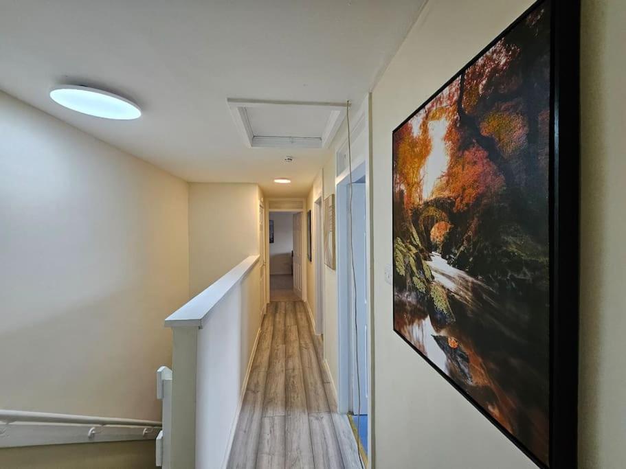 4 Bed House With 6 Beds * Edinburgh