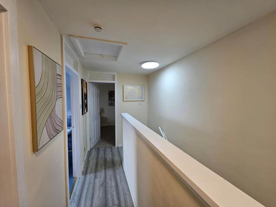 4 Bed House With 6 Beds Apartment