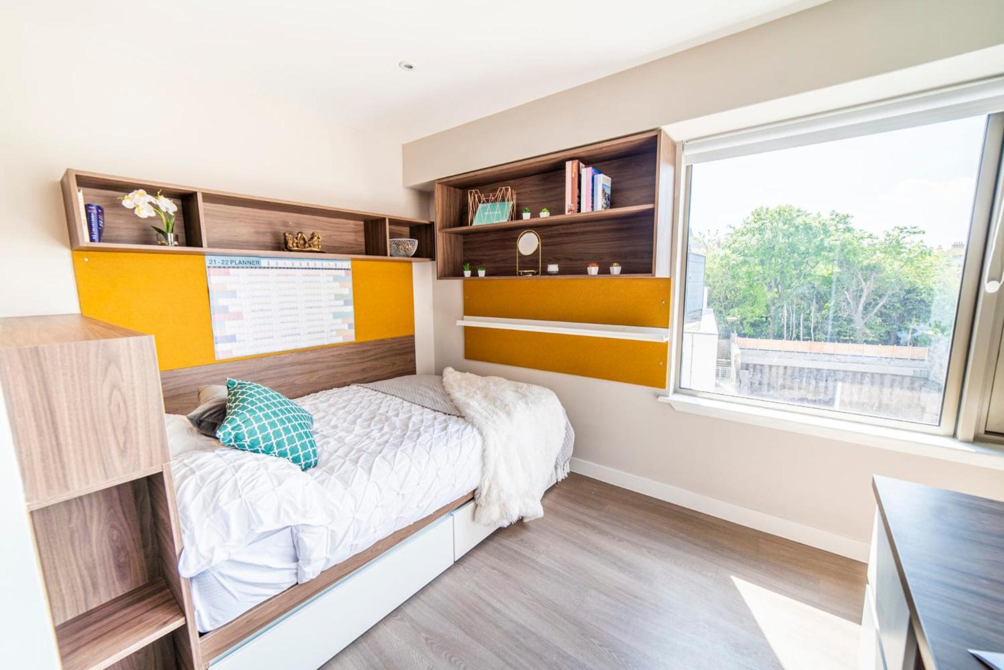 Apartment For Students Only Stylish With Kitchen At Brewer's Court In *