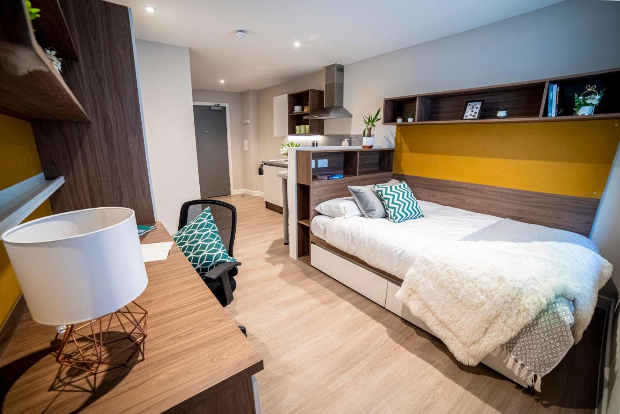 For Students Only Stylish With Kitchen At Brewer's Court In Edinburgh