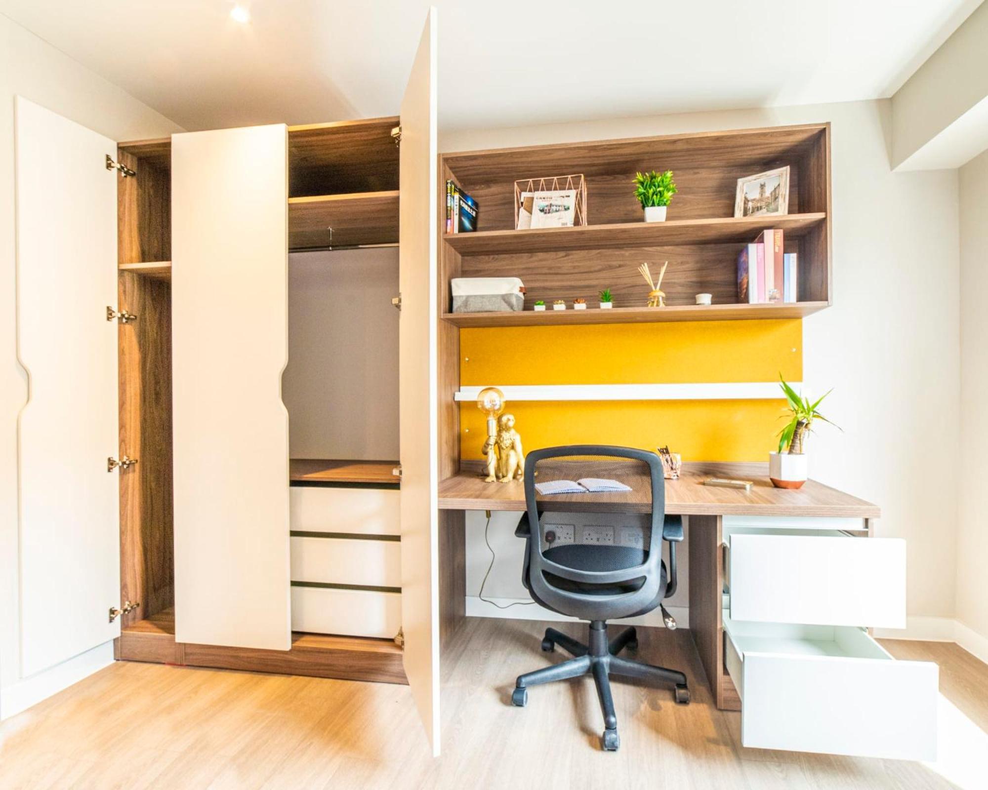 For Students Only Stylish With Kitchen At Brewer's Court In *