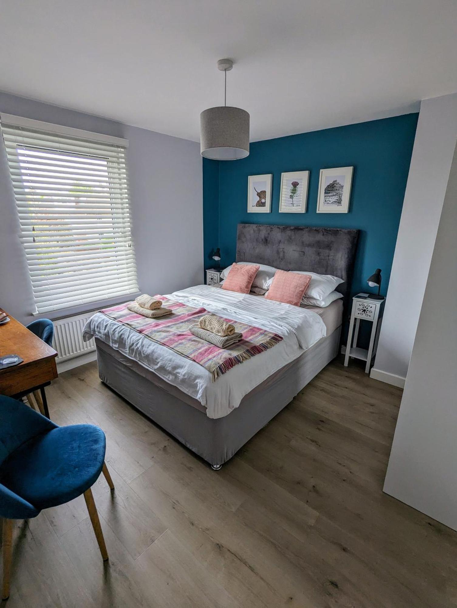 Cosy Guest In A Family With Free Parking Homestay Edinburgh