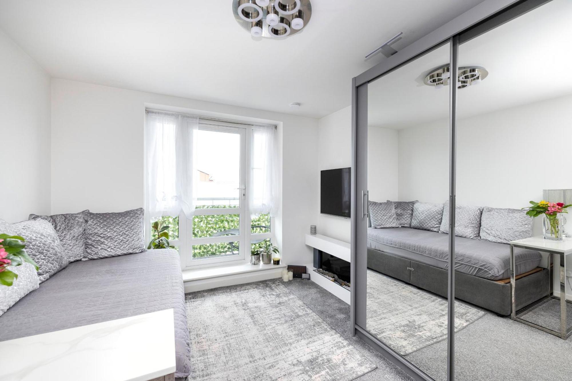 Joivy Elegant Flat With Balcony Apartment *