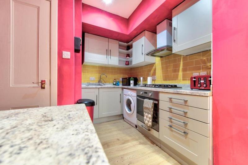 Central Ground Floor Apartment *