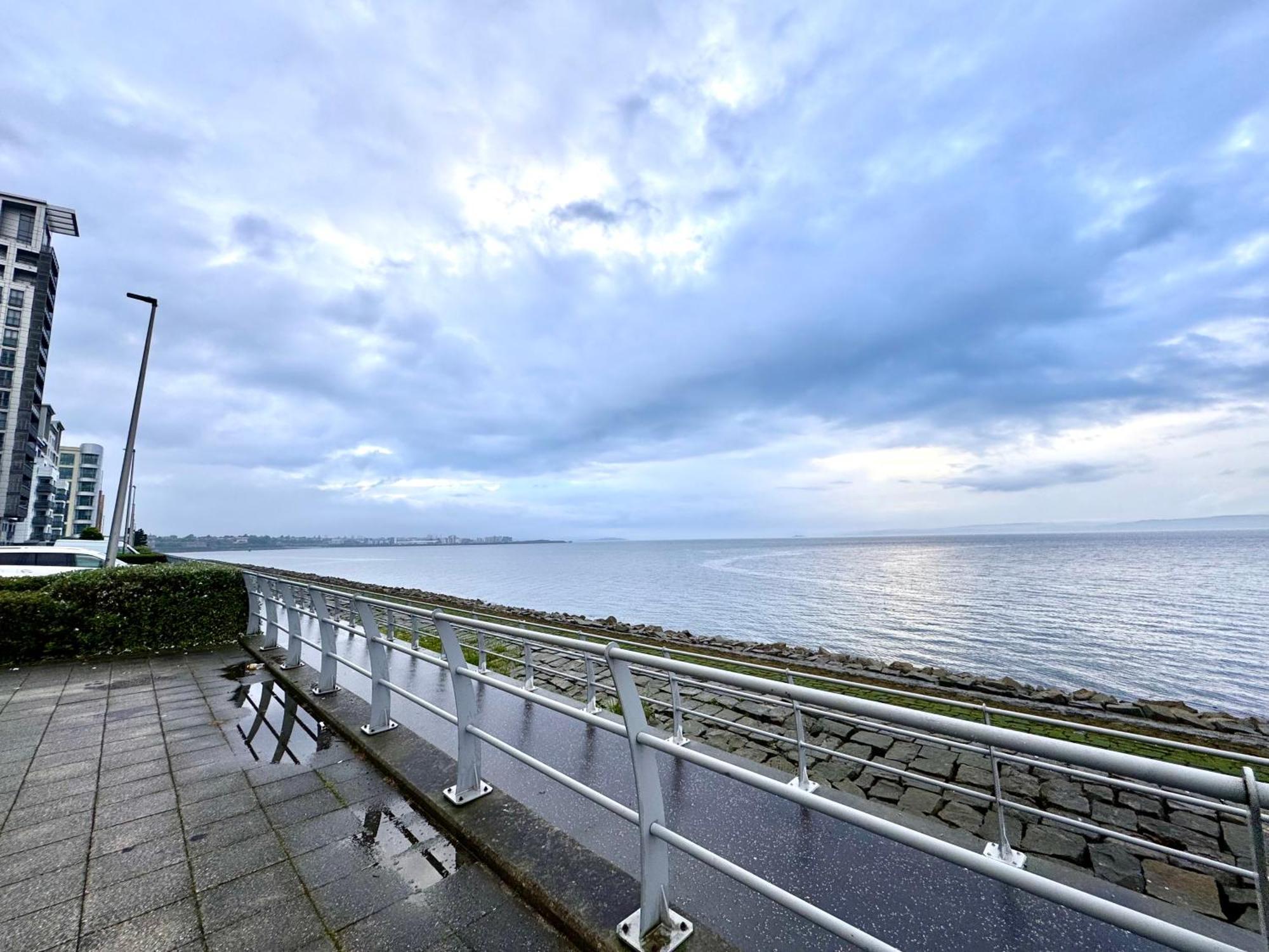 Ocean - 2 Bedroom * EDI