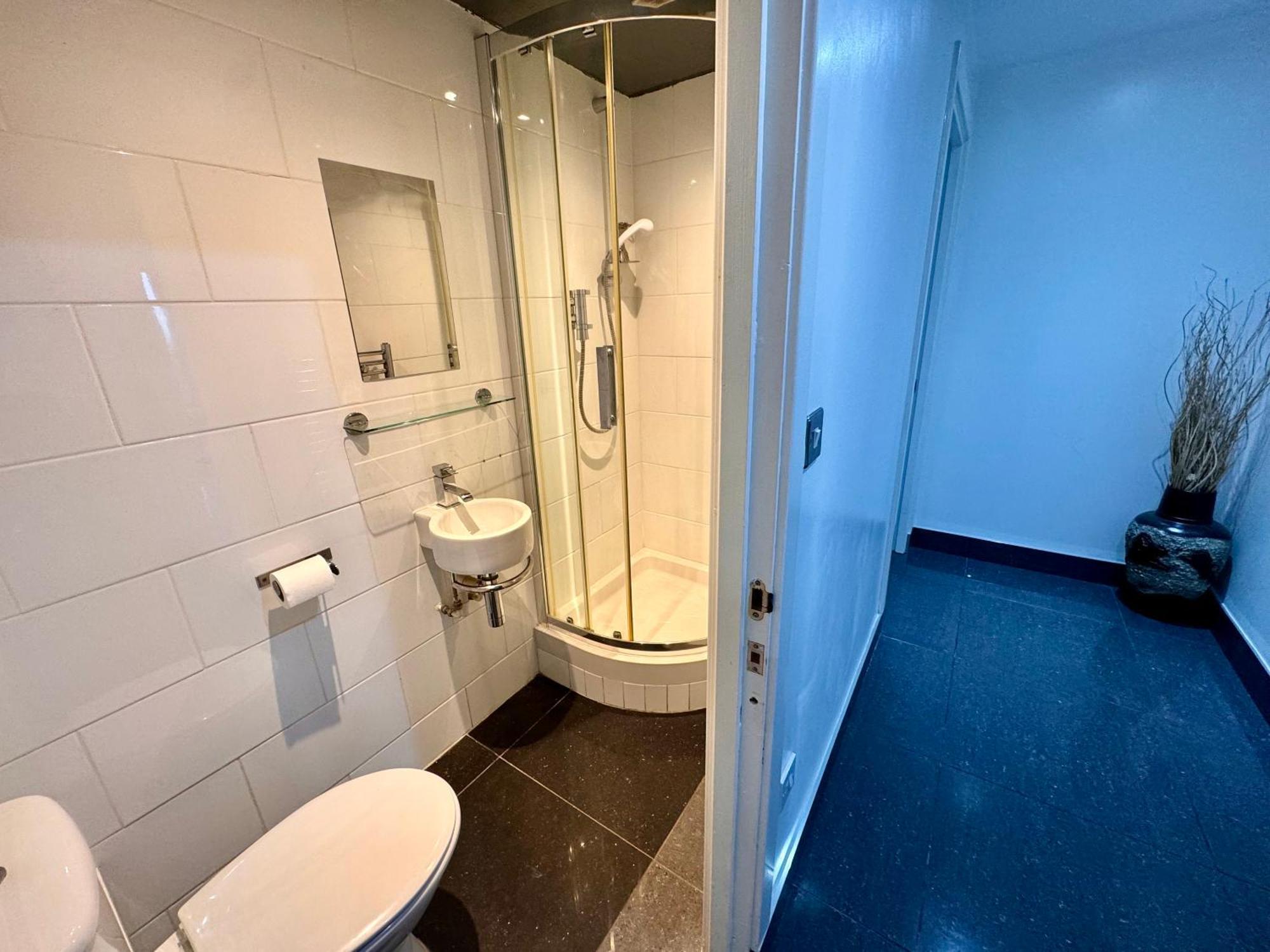 Ocean - 2 Bedroom * EDI