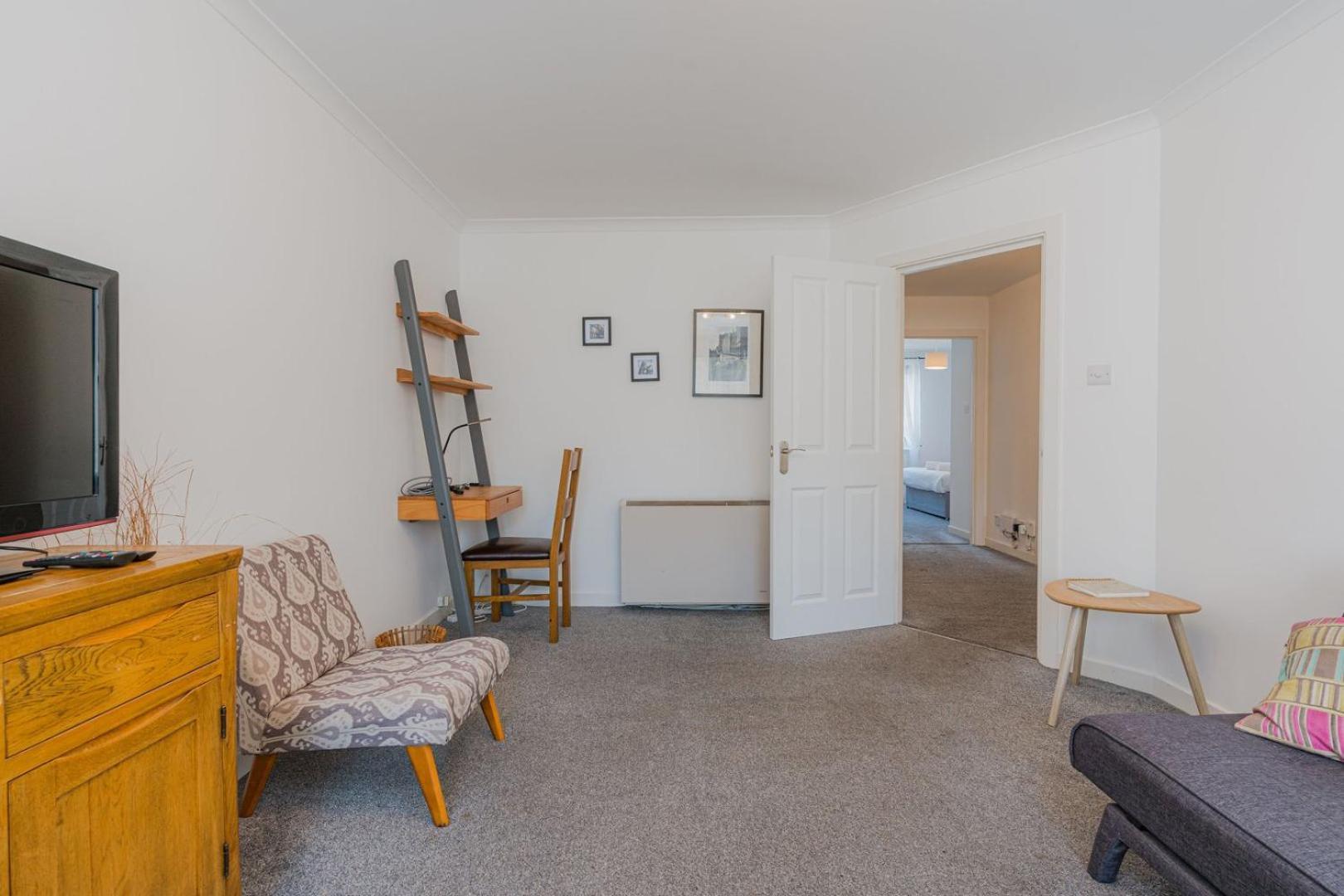 Guestready - Restful Near Castle *