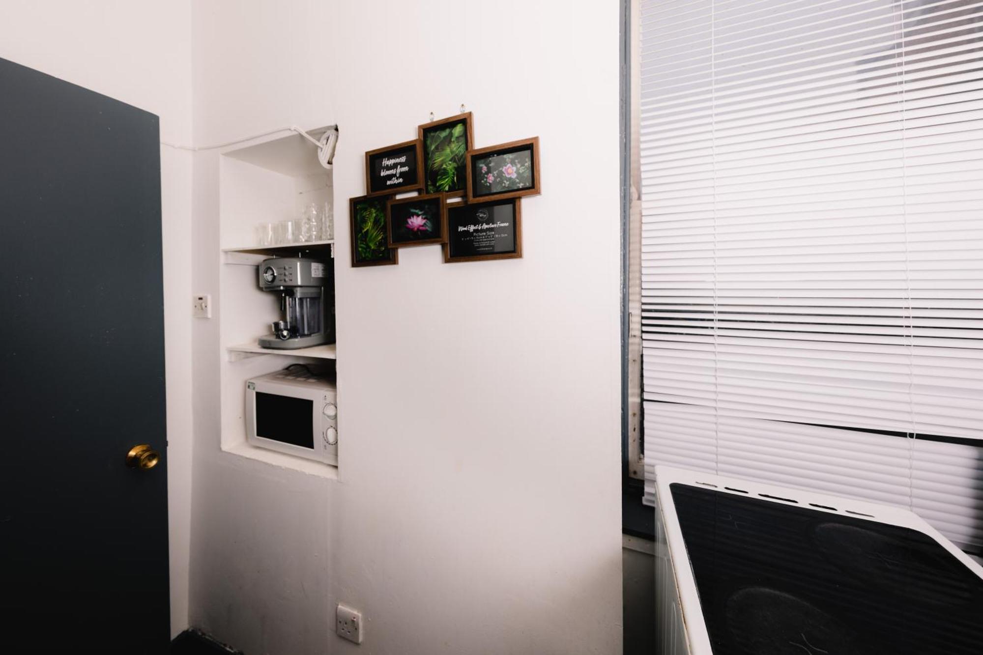 In Old Town, Cozy 4 Bedroom Flat