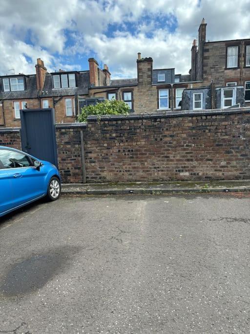Quiet Central Apartment For Upto 4 People * EDI