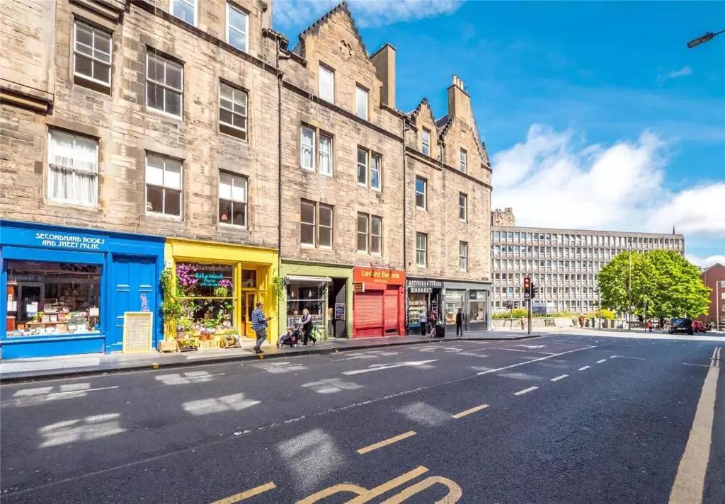 Spacious Boutique Two-bedroom Next To The Castle * Edinburgh