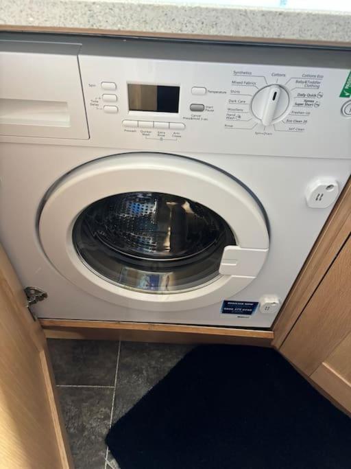 Quiet Central Apartment For Upto 4 People