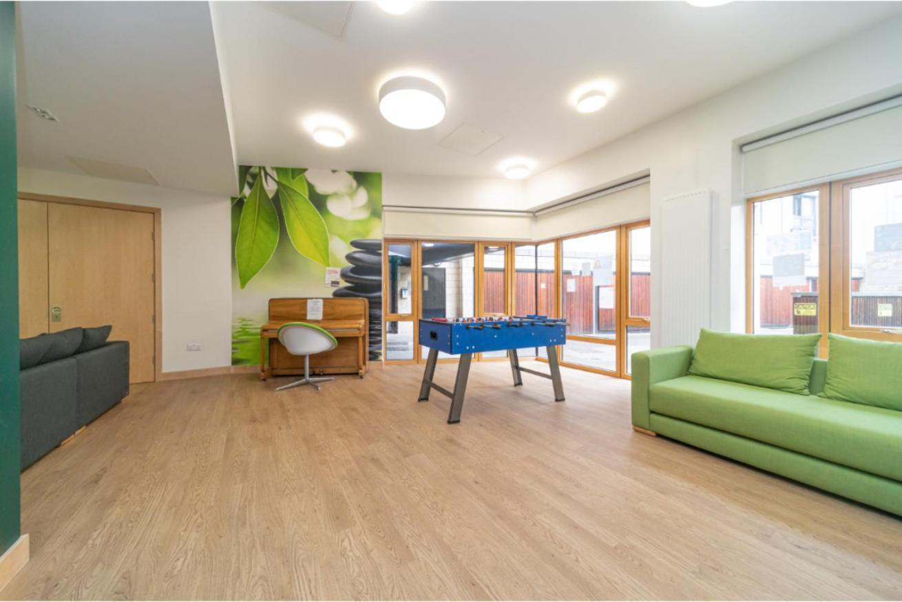 Joivy Affordable 3,4,5 And 12 Bed Private Flats Next To Royal Mile (adults Only) Apartment Edinburgh