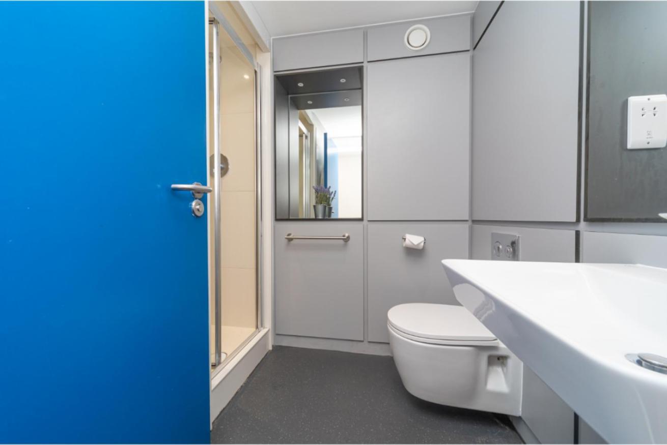 Joivy Affordable 3,4,5 And 12 Bed Private Flats Next To Royal Mile (adults Only) Apartment Edinburgh
