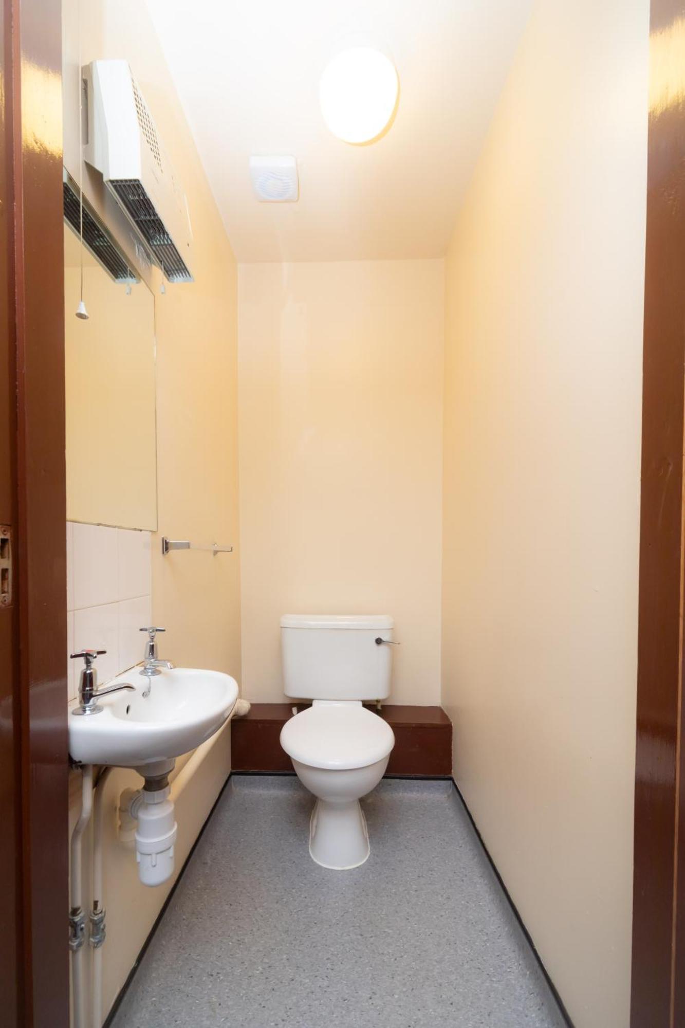 Joivy Economy 4 And 5 Bed Flats, Close To Old Town And Royal Mile - Adults Only *