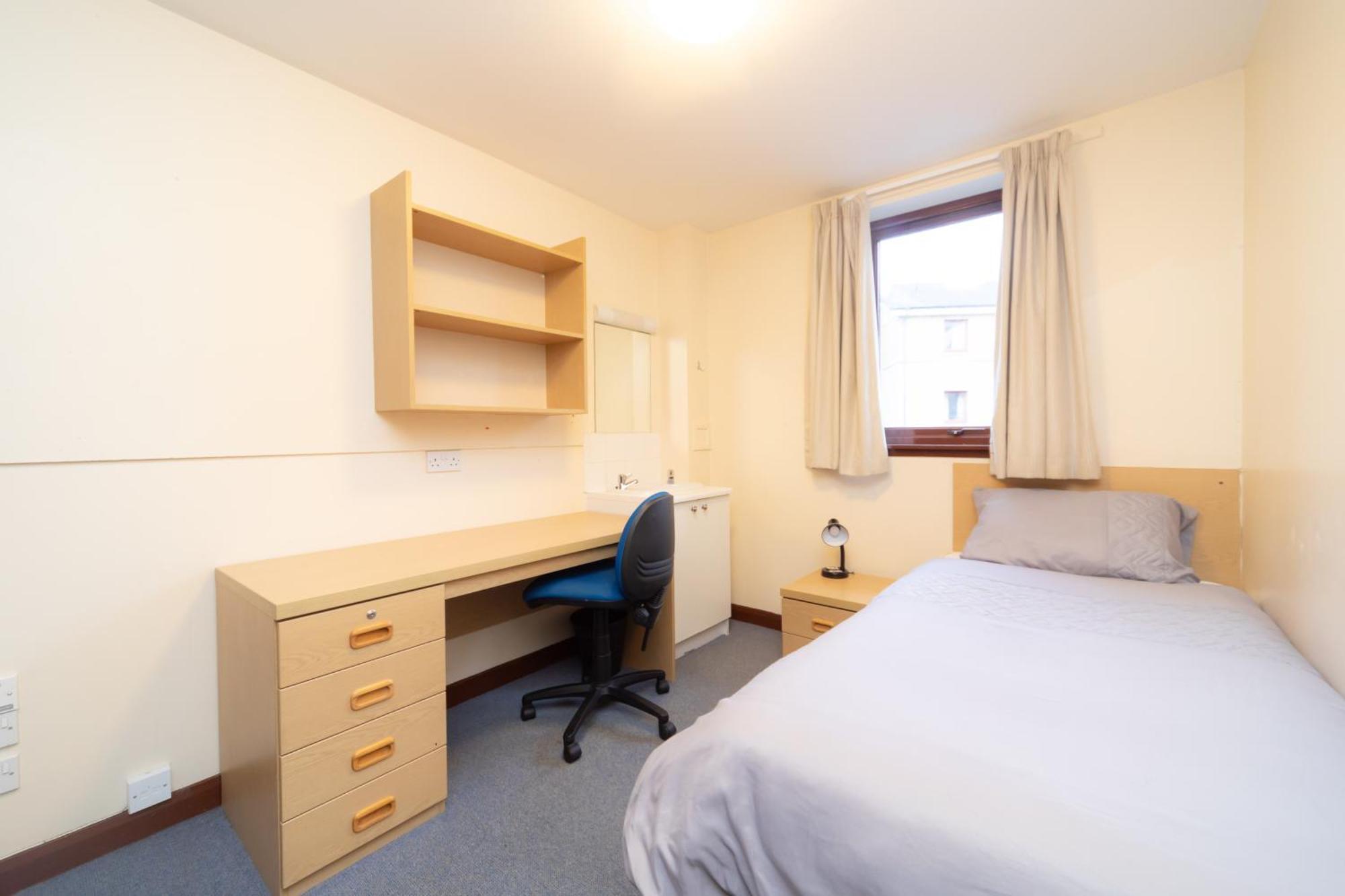 Joivy Economy 4 And 5 Bed Flats, Close To Old Town And Royal Mile - Adults Only