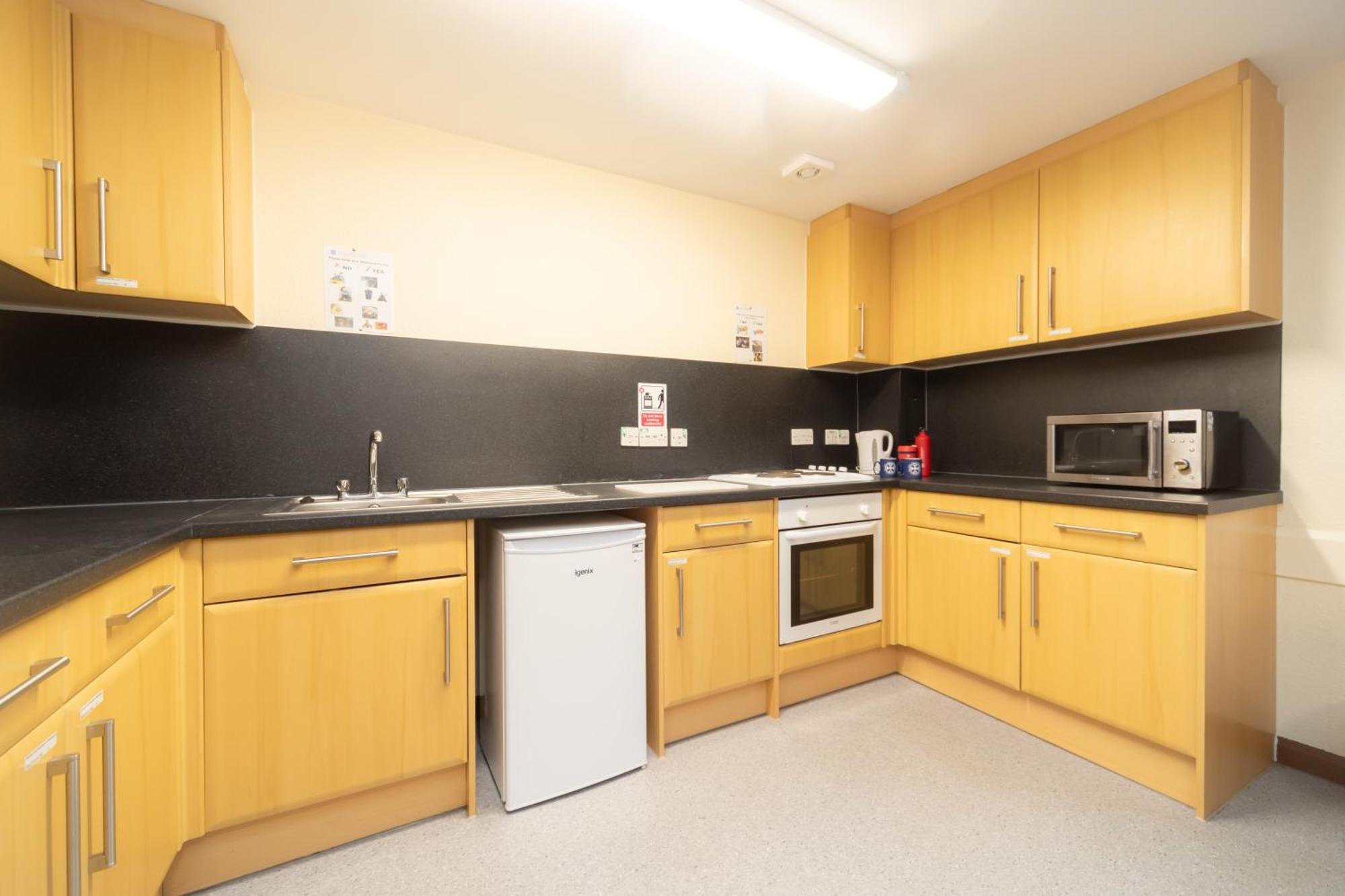 Joivy Economy 4 And 5 Bed Flats, Close To Old Town And Royal Mile - Adults Only