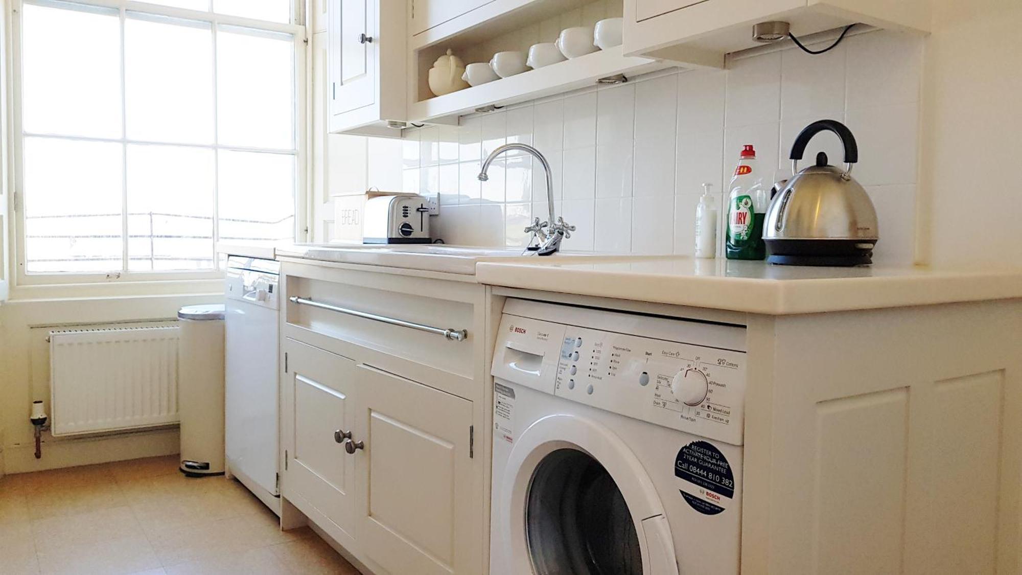 Spacious 2-bedroom Georgian