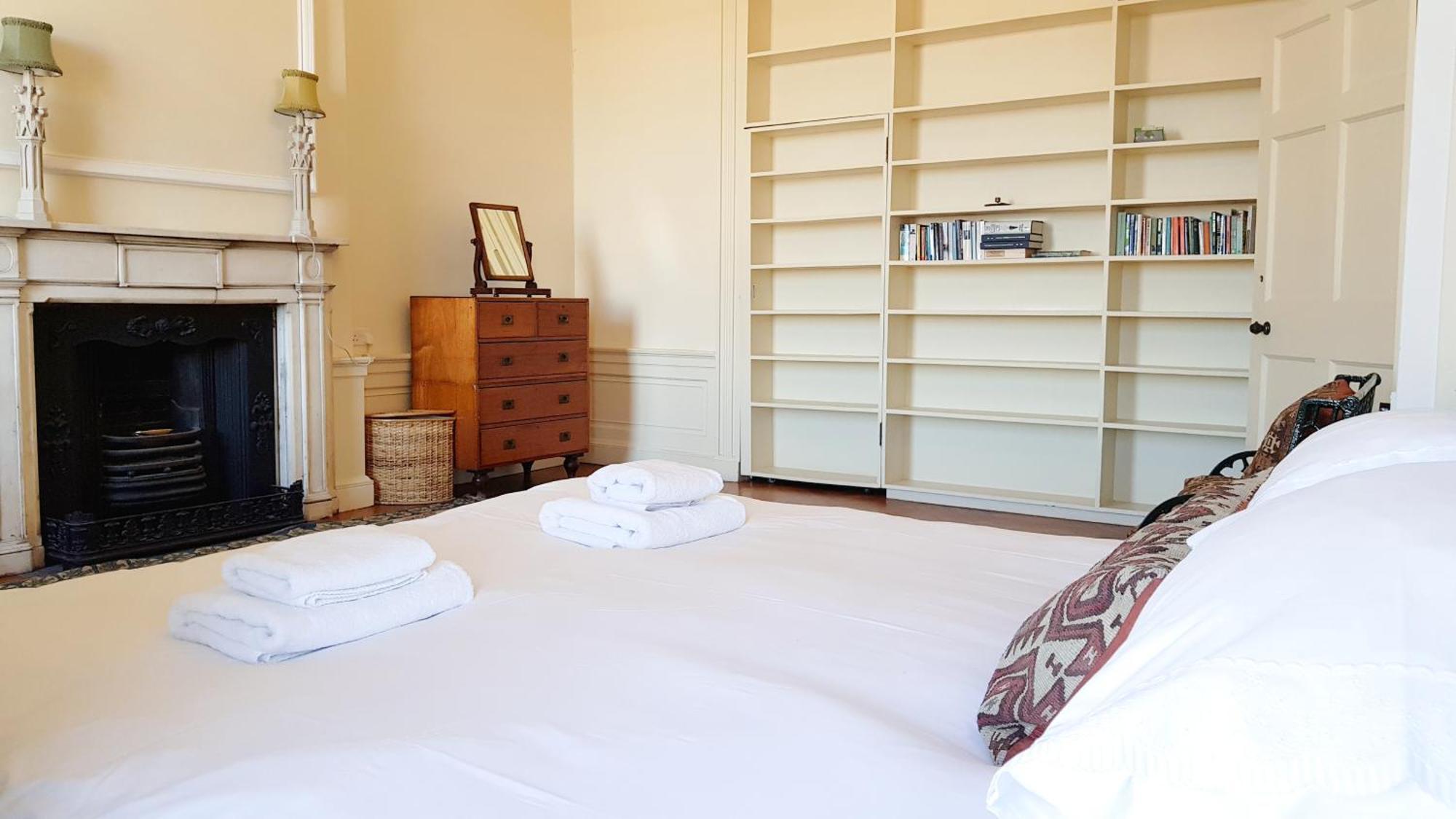 Spacious 2-bedroom Georgian Edinburgh
