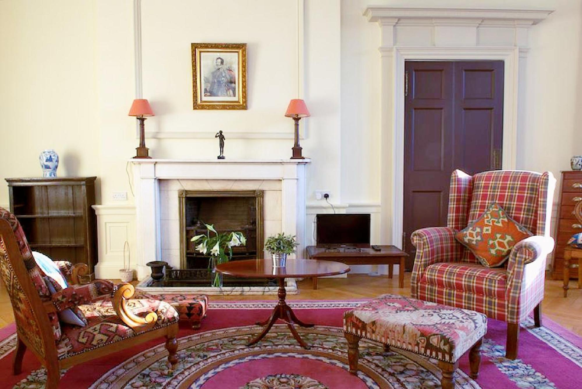 Spacious 2-bedroom Georgian