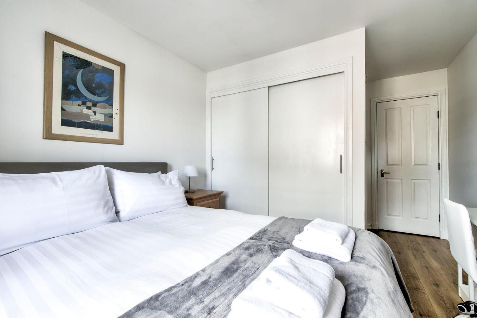 Apartment Guestready - Stylish W/ Parking Near *