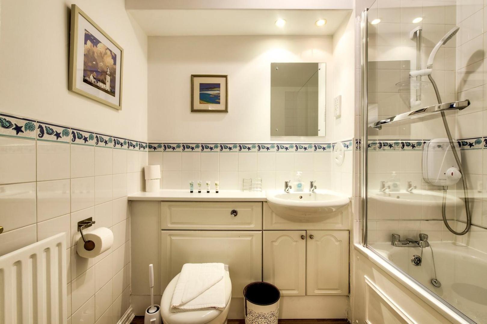 Apartment Guestready - Stylish W/ Parking Near