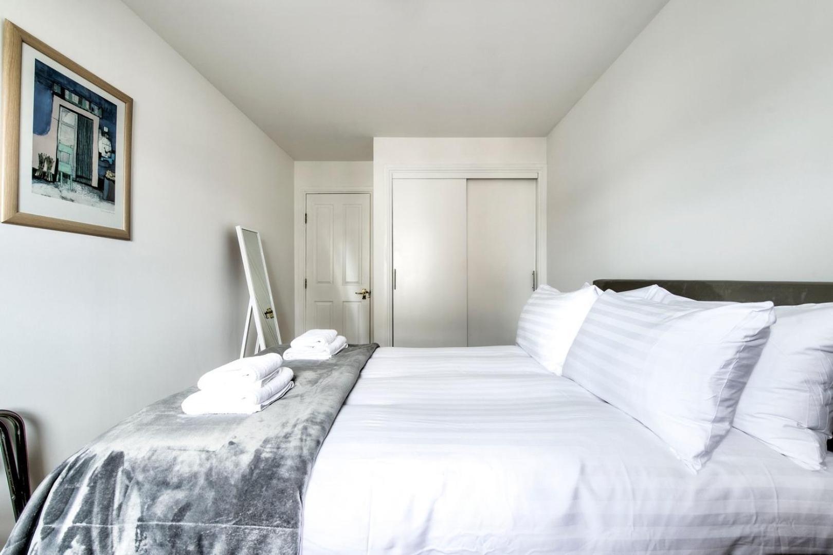 Apartment Guestready - Stylish W/ Parking Near
