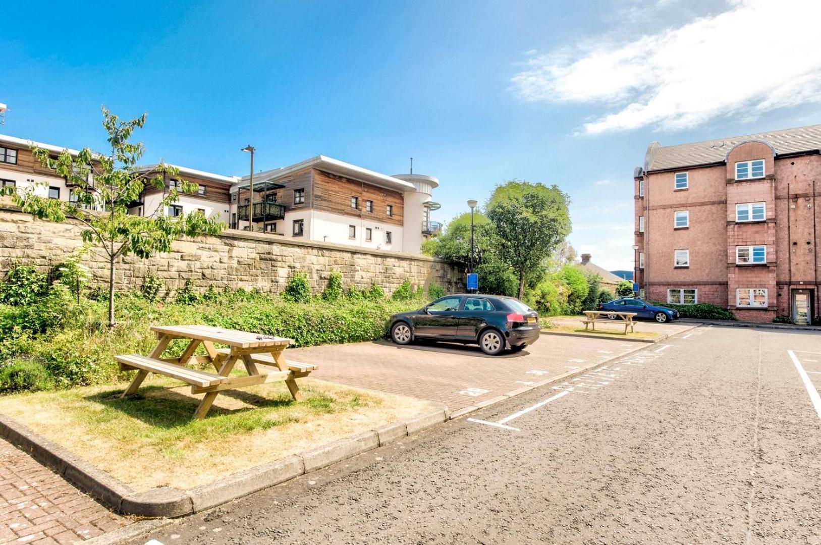 Guestready - Stylish W/ Parking Near * Edinburgh