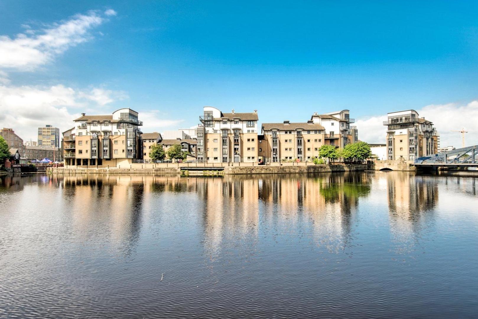 Guestready - Stylish W/ Parking Near Apartment Edinburgh