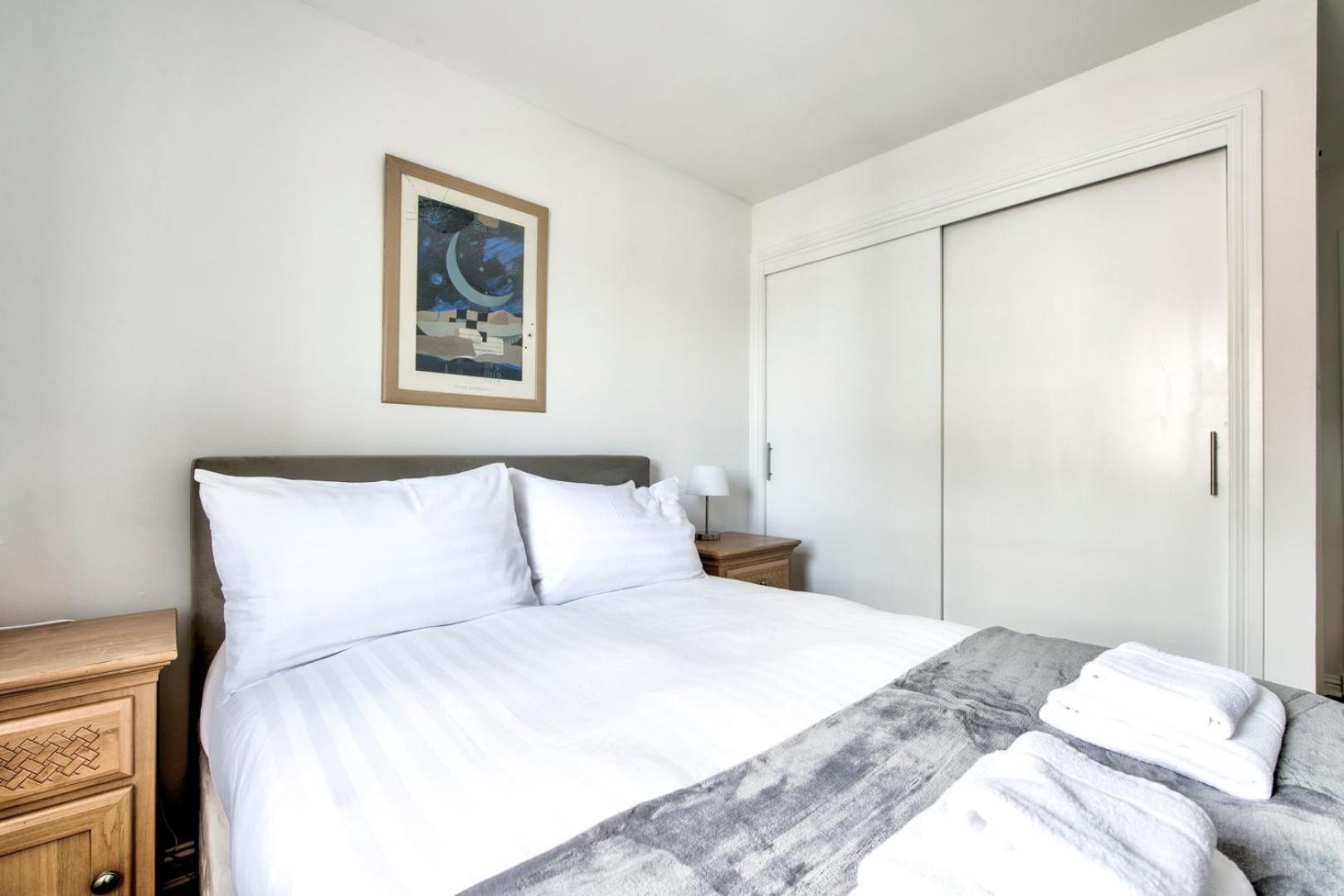 Apartment Guestready - Stylish W/ Parking Near *